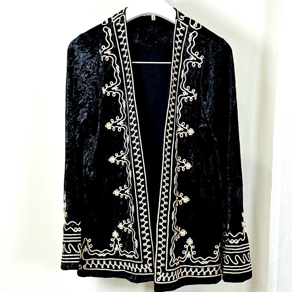 Black Crush Velvet w Cream Piping Ornate Design Bell Sleeve Jacket Size S